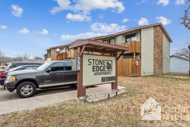 739 N Sheridan Apartment for rent in Wichita, KS