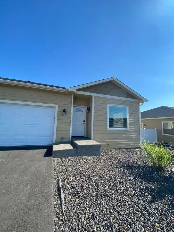 Willow St. &amp; Swan Ave. Apartment for rent in Yakima, WA