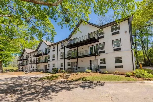 Spacious Apts - Excellent Tucker Location Apartment for rent in Tucker, GA Spacious Apts - Excellent Tucker Location Apartment for rent in Tucker, GA