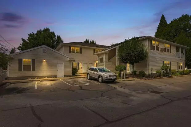 Luxury Loft Apartment- Downtown Canby Apartment for rent in Canby, OR