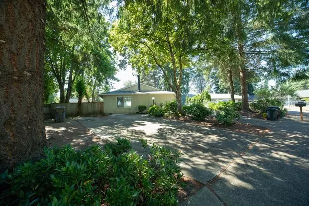 Ikemb02 Apartment for rent in Canby, OR