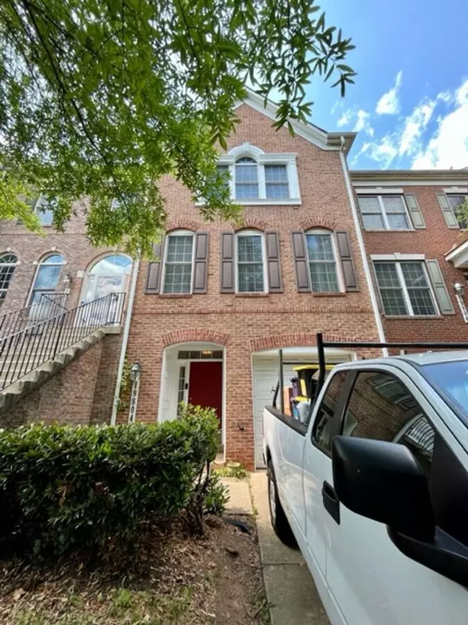 Spacious And Bright 3 Br 3.5 Ba Th With Garage! House for rent in Germantown, MD