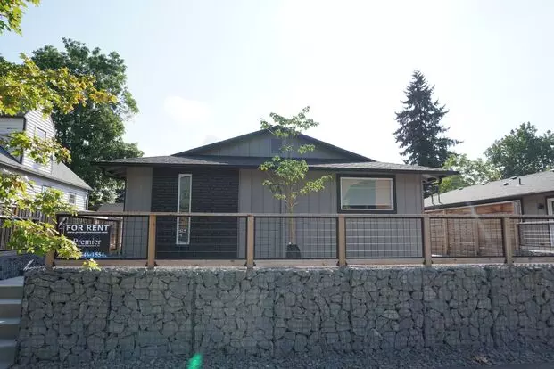 Completely Remodeled Shumway Duplex For Lease - 3605 F Street Apartment for rent in Vancouver, WA