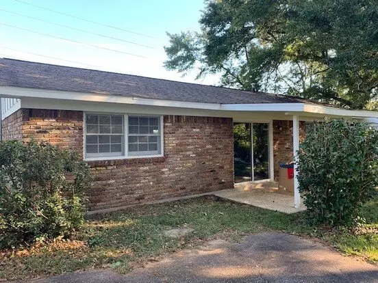 Large Yard 3/1 Hcvp Ok Apartment for rent in Mobile, AL