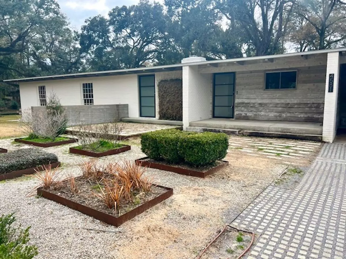 2/2 With Carport - Fenced Backyard House for rent in Mobile, AL