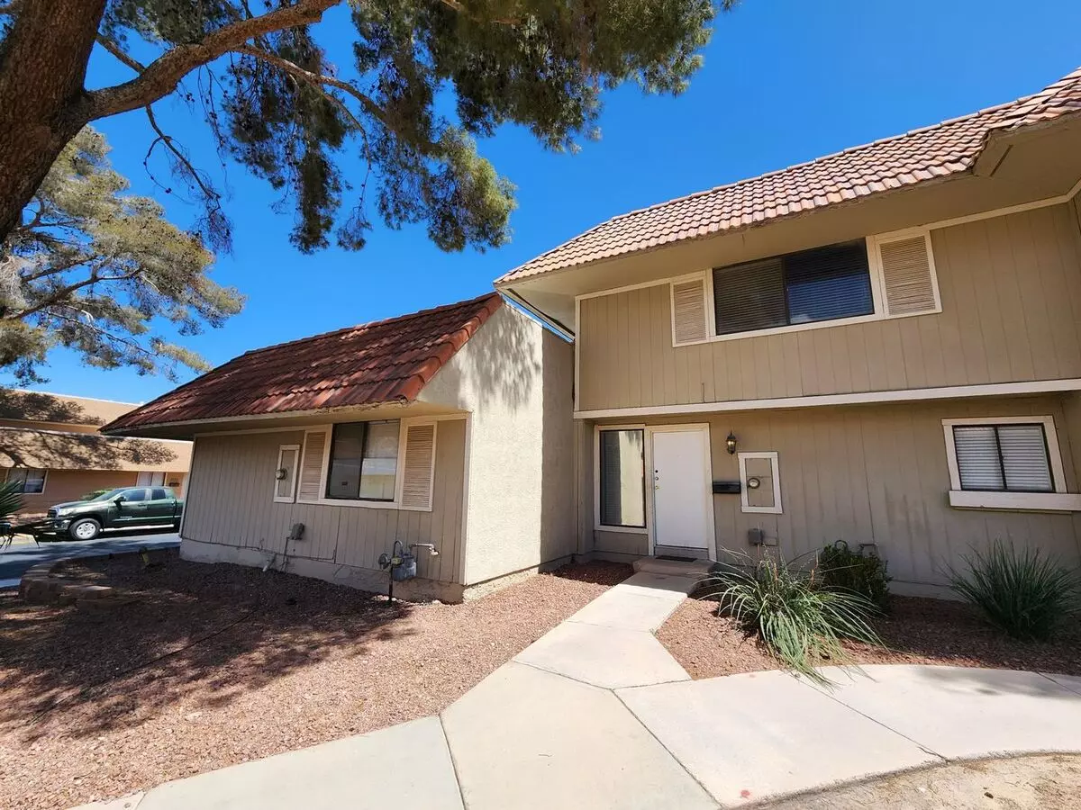 Beautiful And Spacious Two Story Town Home In Quiet And Nice Neighborhood! House for rent in Las Vegas, NV