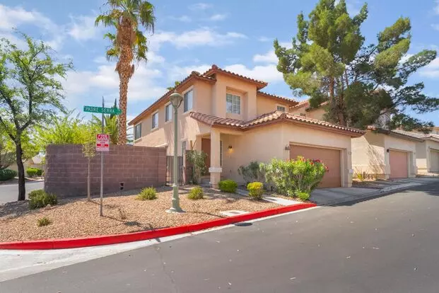 Beautiful Home In A Corner Lot! Apartment for rent in Las Vegas, NV