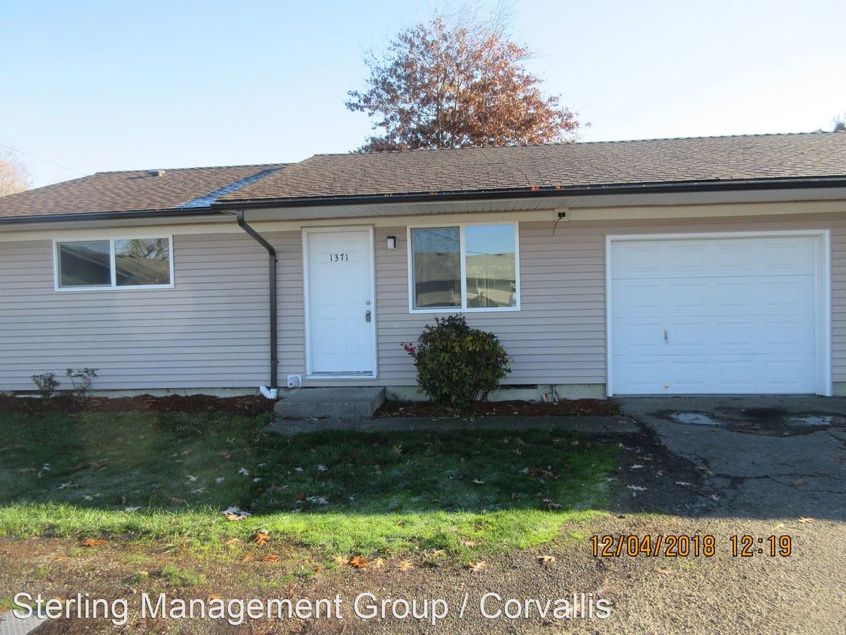 1371 & 1373 27Th Ave SE Apartment for rent in Albany, OR