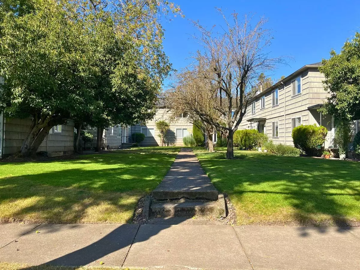 (unm) Updated Campus Apartment Apartment for rent in Eugene, OR