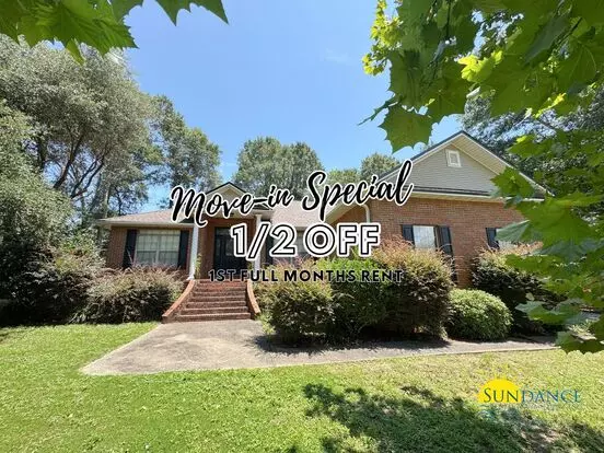 Charming 3-bedroom Home On A Quiet Cul-de-sac In Crestview! Apartment for rent in Crestview, FL