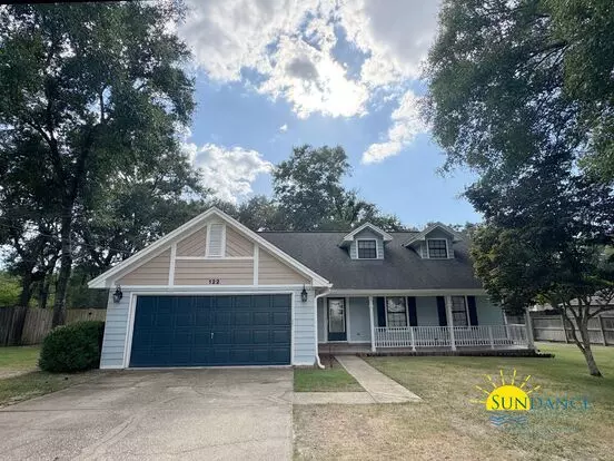 Charming 2-story Home In Crestview – Prime Location Near S Ferdon Blvd! Apartment for rent in Crestview, FL