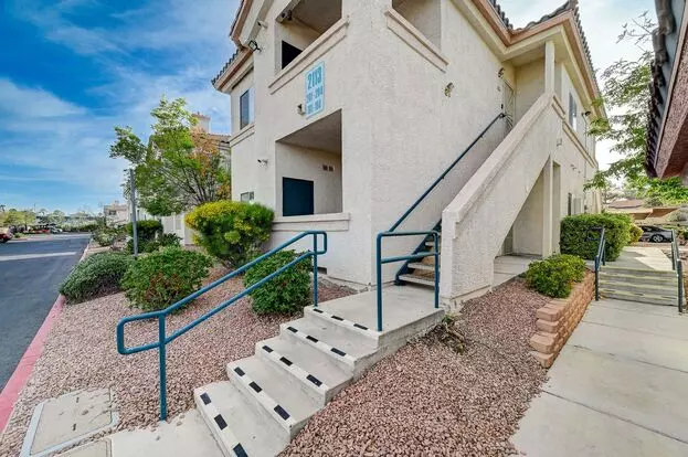 Spacious 2 Bedroom Condo In Gated Community! Apartment for rent in Las Vegas, NV