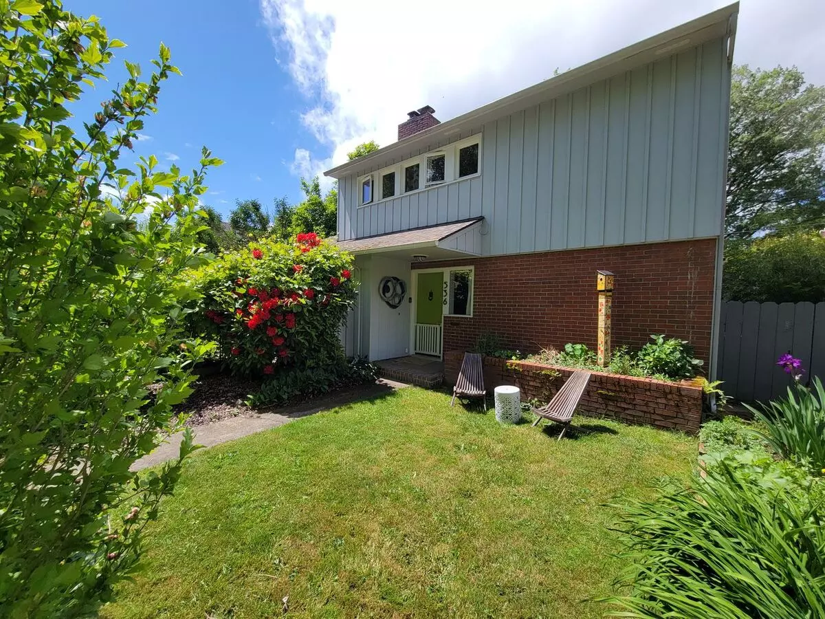 Unique 3Bed / 2ba Mid-century Modern Home In Sought-after College Hill Area! House for rent in Corvallis, OR