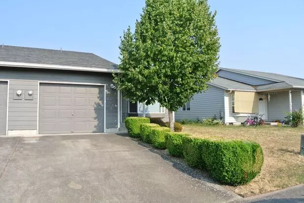 Spacious 3-bedroom, 1 Bath Home In Albany Apartment for rent in Albany, OR