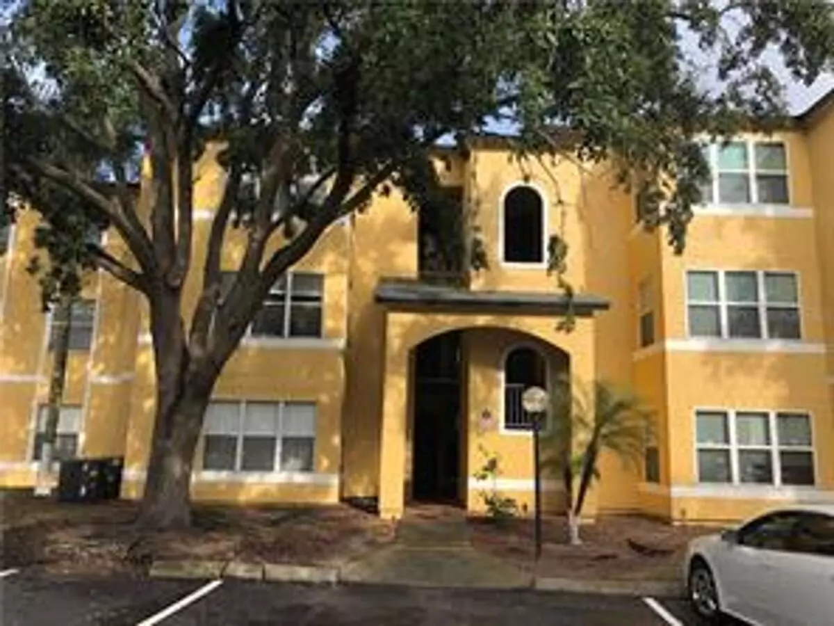 Venetian Place Condominium Apartment for rent in Orlando, FL