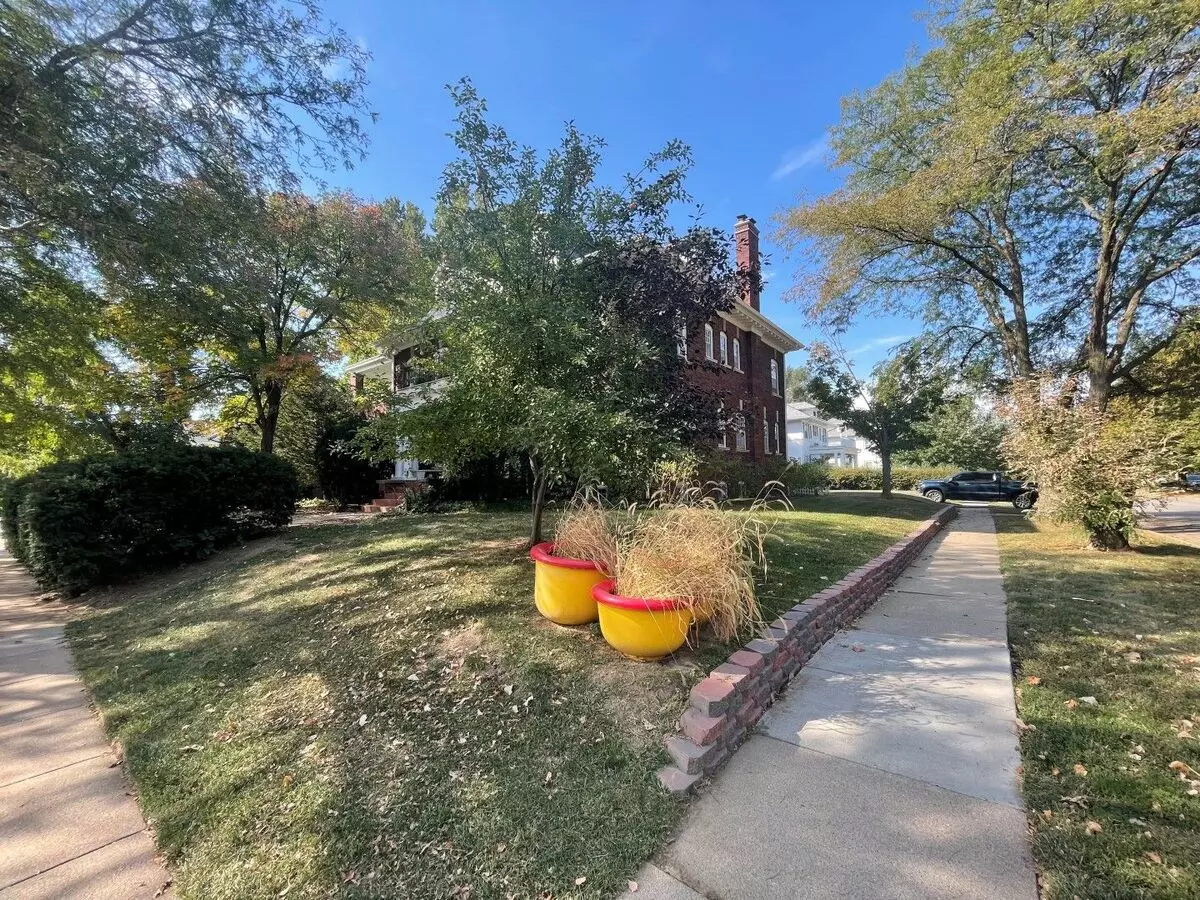 2 Bedroom In Dundee! House for rent in Omaha, NE