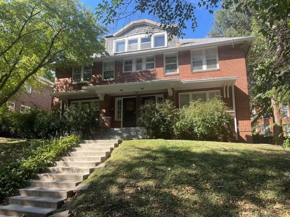 Duplex In Blackstone House for rent in Omaha, NE