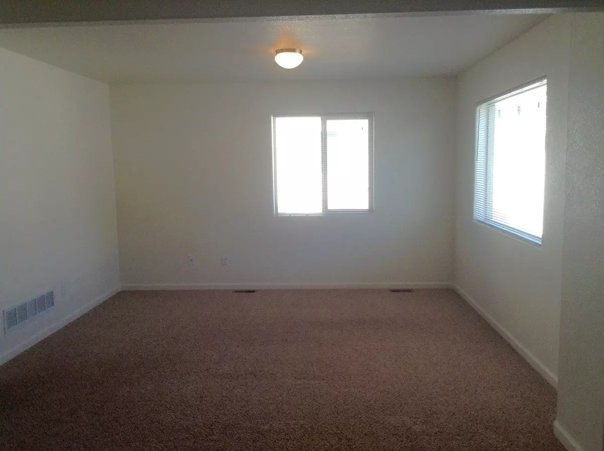 3 Bedroom, 2.5 Bathroom, Saddle Ridge Twinhome With 2 Car Attached Garage House for rent in Cheyenne, WY
