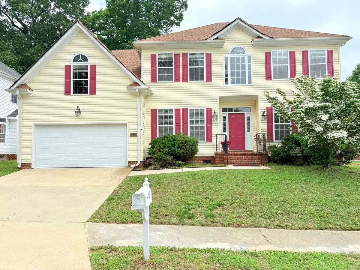 Large Home In Fabulous Location House for rent in Williamsburg, VA