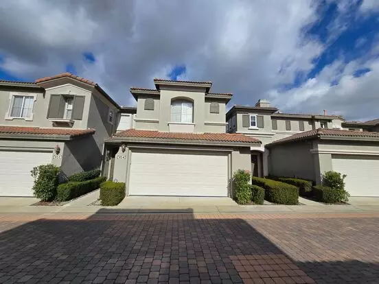 Milano Community : Beautiful 2 Bedroom 2.5 Bath Attached Townhouse In Gate Community, Apartment for rent in Aliso Viejo, CA