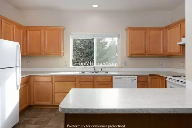 3 Bedroom Townhome In Se - Two Primary Suites! Apartment for rent in Portland, OR 3 Bedroom Townhome In Se - Two Primary Suites! Apartment for rent in Portland, OR
