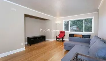4 of 28 1-bedroom Condo In Lake Oswego’s Coveted Village Community! House for rent in Lake Oswego, OR