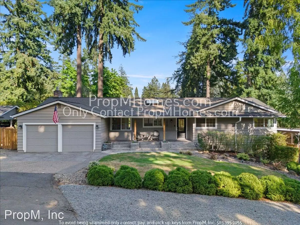 Your Lake Oswego Oasis Awaits! Experience Luxury Living At Its Finest! House for rent in Lake Oswego, OR