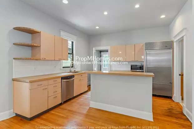 Charming Three Bedroom Home In N Portland! Apartment for rent in Portland, OR Charming Three Bedroom Home In N Portland! Apartment for rent in Portland, OR