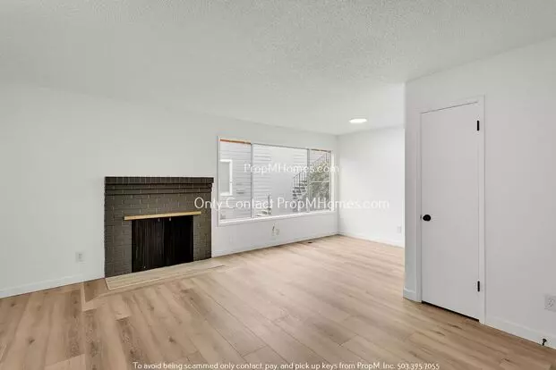 Beautiful Beaverton Two Bedroom In Four-plex W/ Fireplace! Half Off Deposit! Apartment for rent in Beaverton, OR