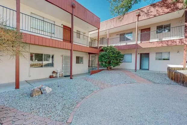 Lomas Gardens Apartment for rent in Albuquerque, NM