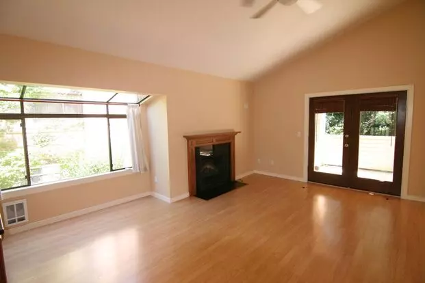 Newly Remodeled Condo Blocks From Juanita Beach Apartment for rent in Kirkland, WA