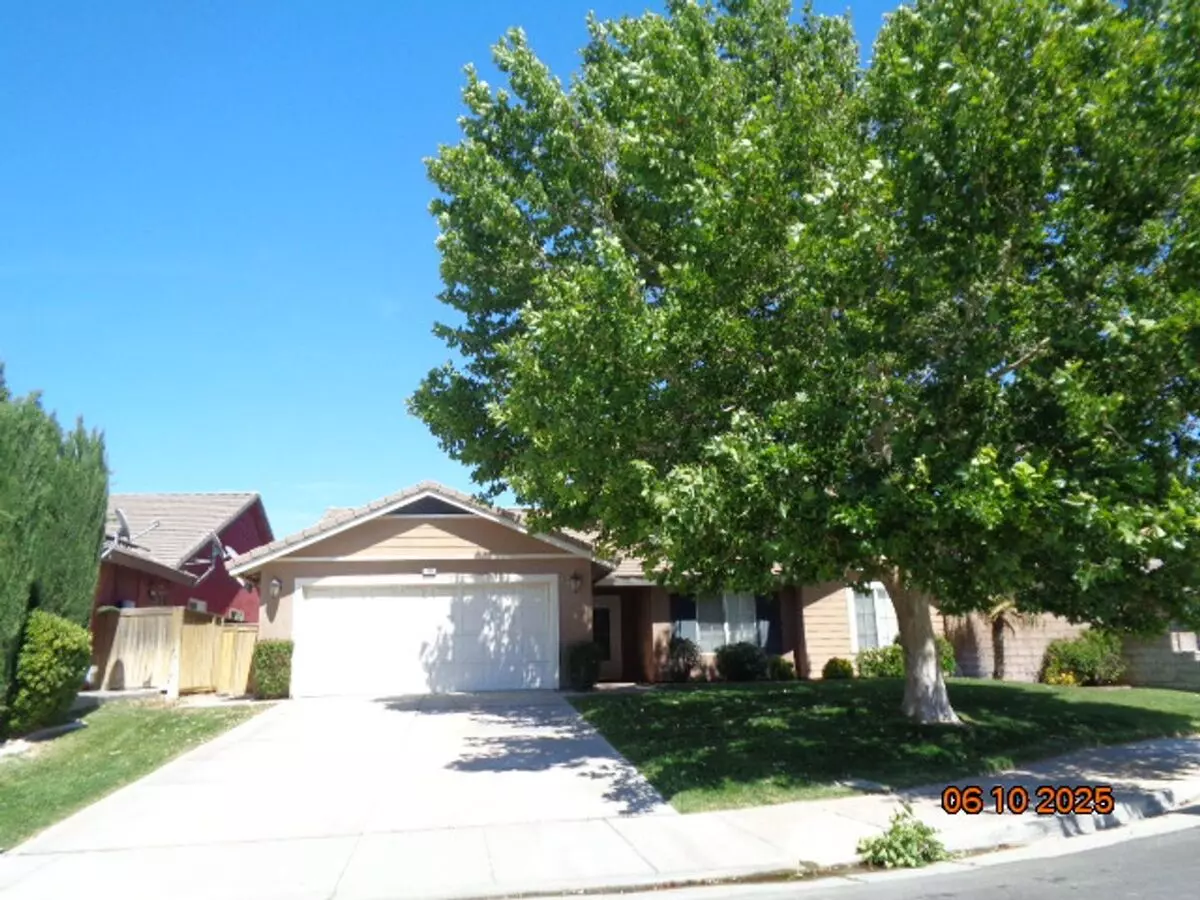 Lovely Rosamond Single Story House for rent in Rosamond, CA