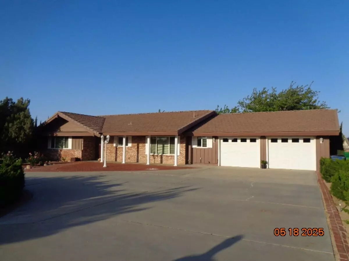 Custom Home In Quartz Hill On A Large Lot House for rent in Lancaster, CA