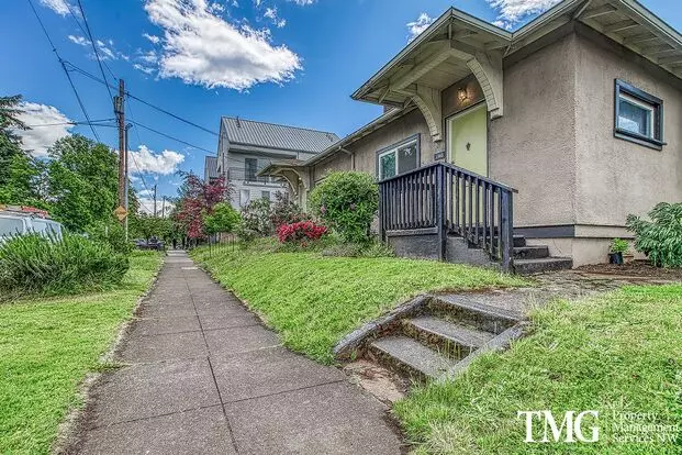 1036 & 1040 N. Ainsworth Street Apartment for rent in Portland, OR
