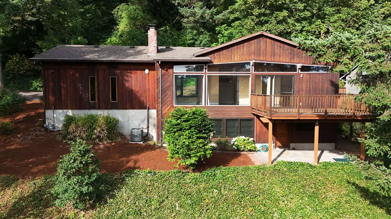 Hilltop Home In West Linn W/ 3 Bed And 2 Bath House for rent in West Linn, OR