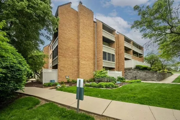 Two Bedroom, 2 Bath Creve Coeur Condo Apartment for rent in Creve Coeur, MO