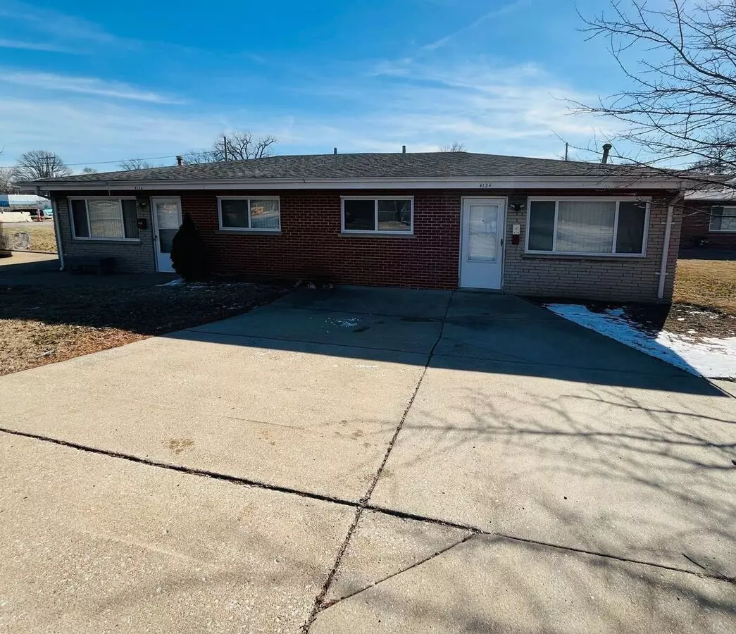 Cypress Rd. 4124-4126 Apartment for rent in St Ann, MO