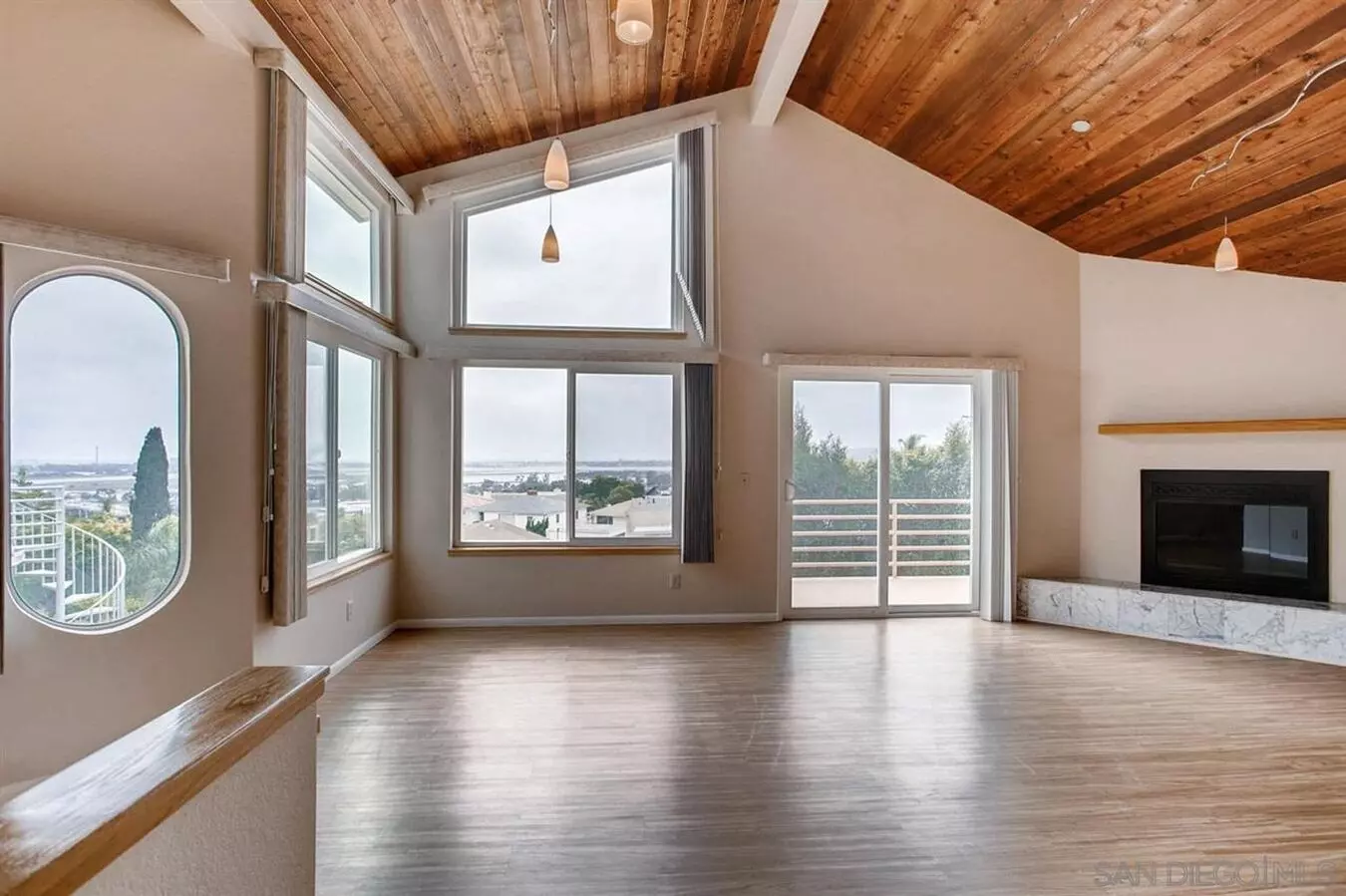 **** Incredible Views 3 Bed 2 Bath Home! Bayho! Ample Light !! Pet Friendly !!! House for rent in San Diego, CA