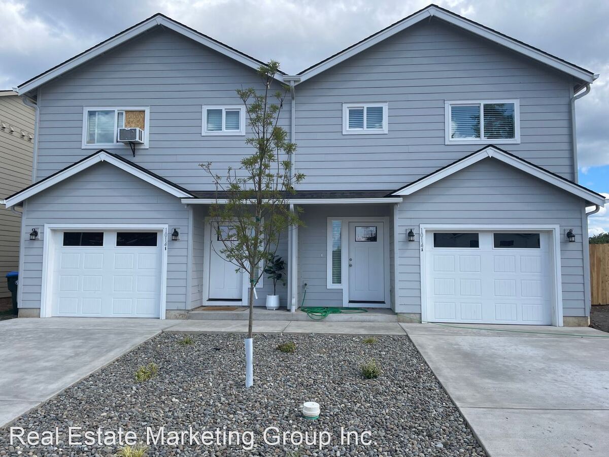 1014 Peach Rd Units A & B Winlock, WA Apartment for Rent