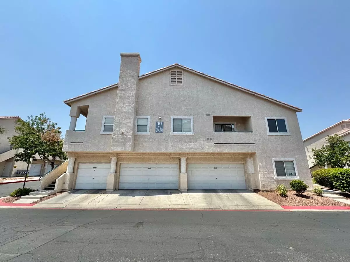 Stunning 2 Bedroom / 2 Full Bath Condo Unit W/ 1 Car Garage, Located In A Gated Community House for rent in Las Vegas, NV