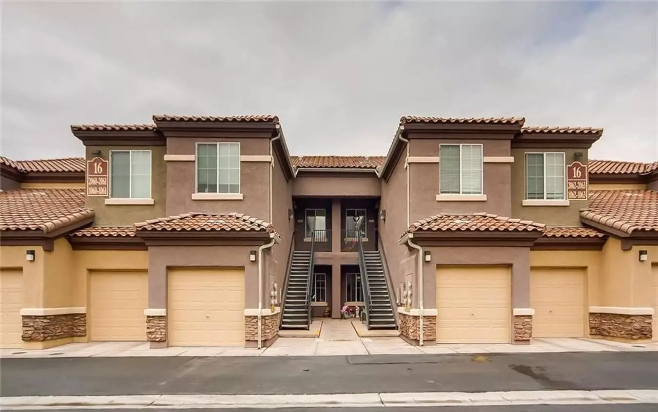 Stunning Gated Condo Unit 1st Floor Unit W/ Garage 1 Bedroom/ 1 Full Bath ! Apartment for rent in Las Vegas, NV