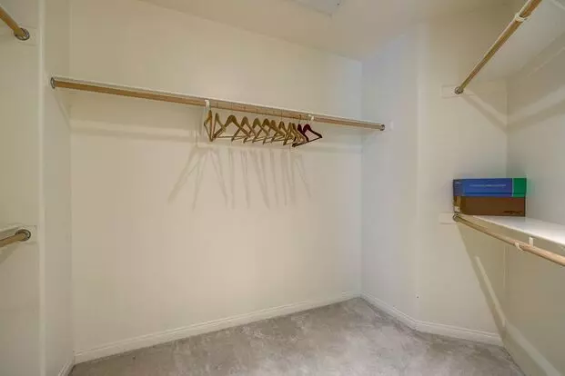 Stunning 3 Bedroom 2 Full Bath First Floor Condo In The Guard Gated Manhattan Hoa Community Apartment for rent in Las Vegas, NV