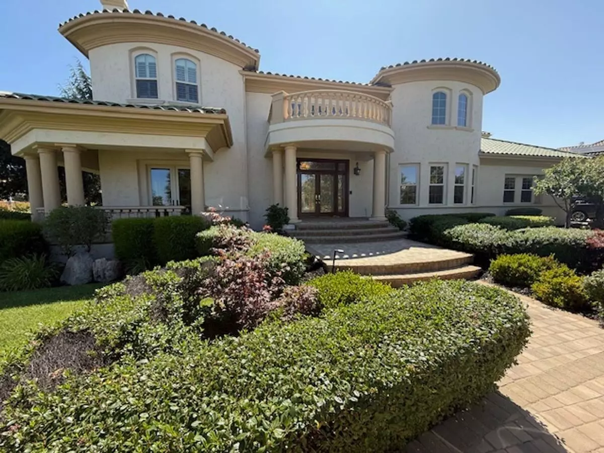 Luxury Two-story 4bd/4.5ba Home, Located In Ruby Hill Gated Golf Course Community House for rent in Pleasanton, CA
