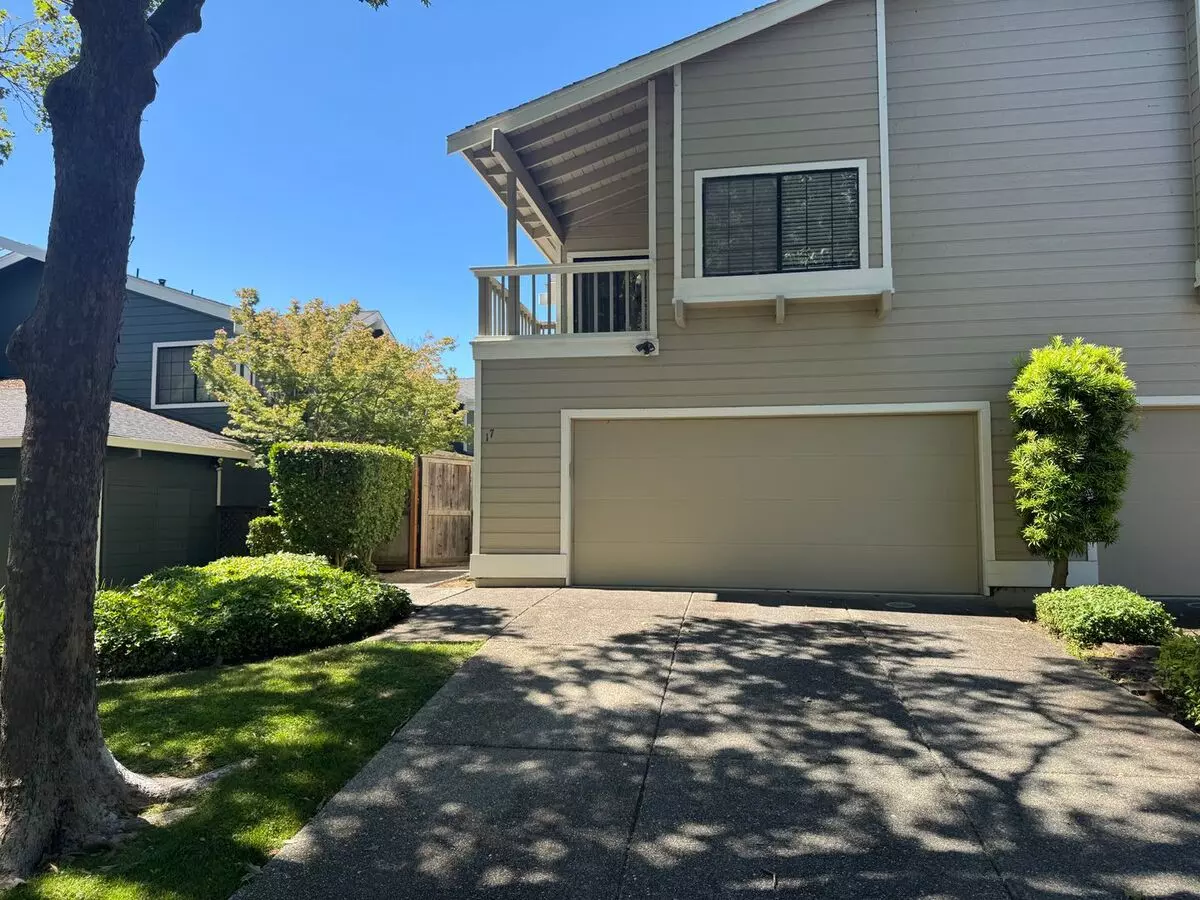 Charming And Serene 3bd/2.5ba Duet In Desirable Moraga Neighborhood! House for rent in Moraga, CA