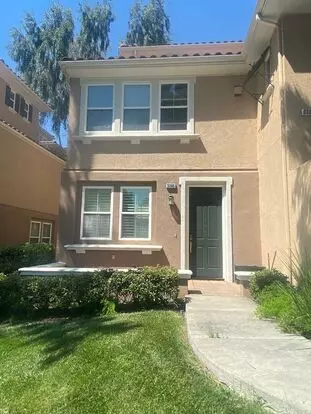 Dublin Tri Level Townhome 2 Br. 2.5 Ba. Two Primary Suites, Clubhouse Pool, Spa & Exercise Facility! Apartment for rent in Dublin, CA