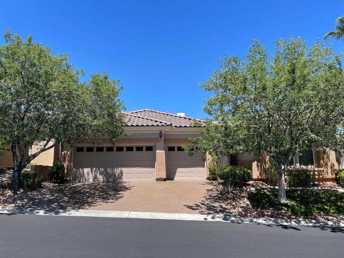 Stunning Single Story Home With Casita In Gated Apartments Las Vegas Nv