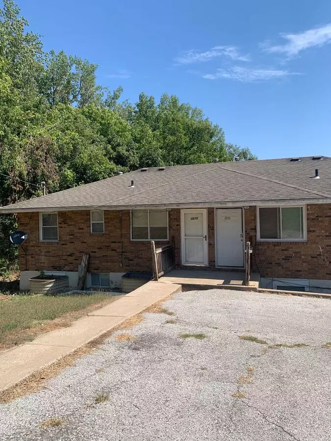 Homestead Villas 4-plex/fortnoff Props Apartment for rent in Riverside, MO