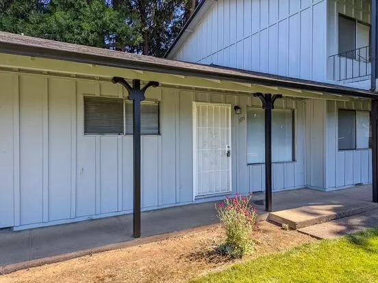 Elizabeth5002 Apartment for rent in Keizer, OR