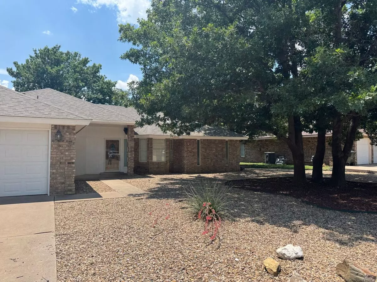 3bd 2Bth Home In The Sought-after Colonial Park Subdivision In The Northeast Side Of Town ! House for rent in Clovis, NM