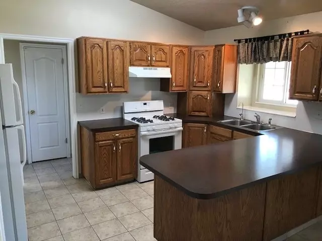 Beautiful Home In Clinton With Sport Pad And Playground House for rent in Clinton, UT